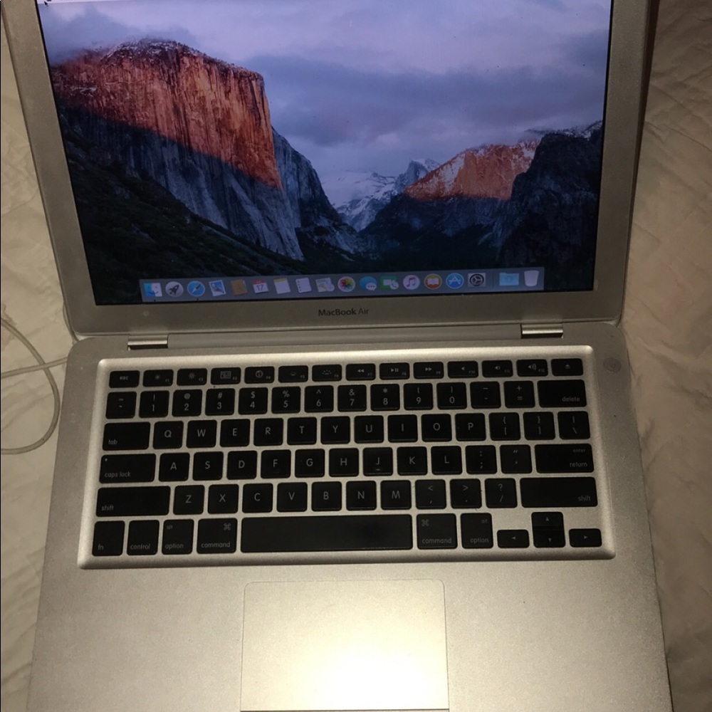2009 apple MacBook Air